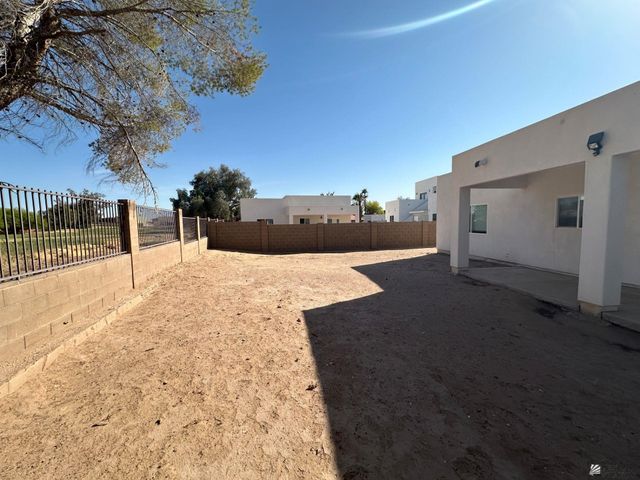 382 N Xcaret Ct, Somerton, AZ 85350