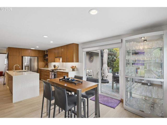 835 Ne 33RD Ave, Portland, OR 97232