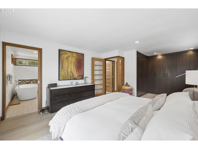 835 Ne 33RD Ave, Portland, OR 97232