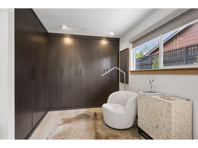 835 Ne 33RD Ave, Portland, OR 97232