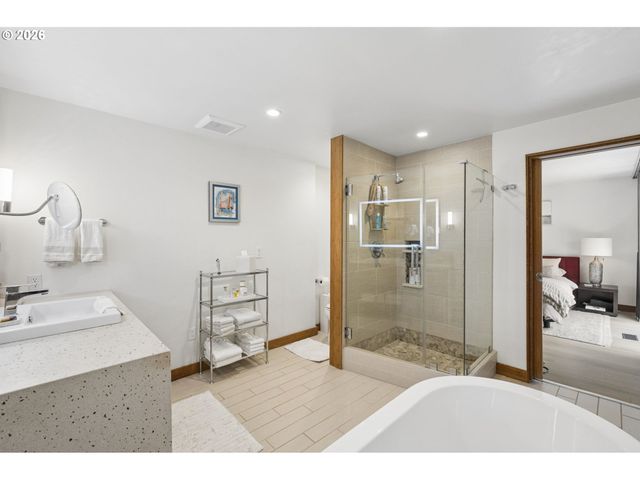 835 Ne 33RD Ave, Portland, OR 97232