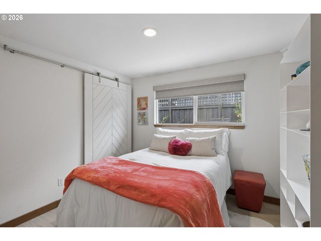 835 Ne 33RD Ave, Portland, OR 97232