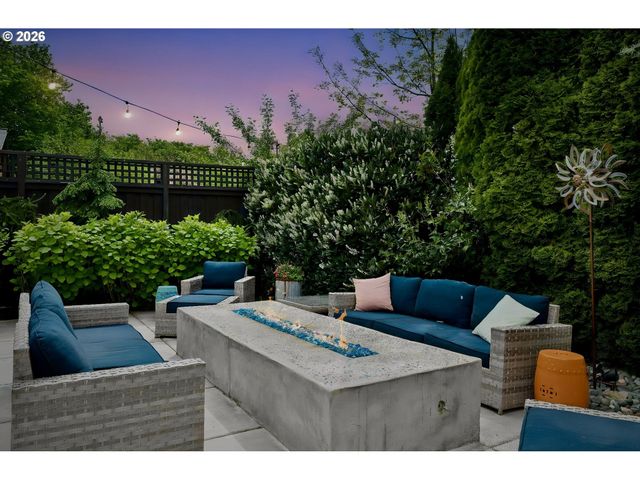 835 Ne 33RD Ave, Portland, OR 97232