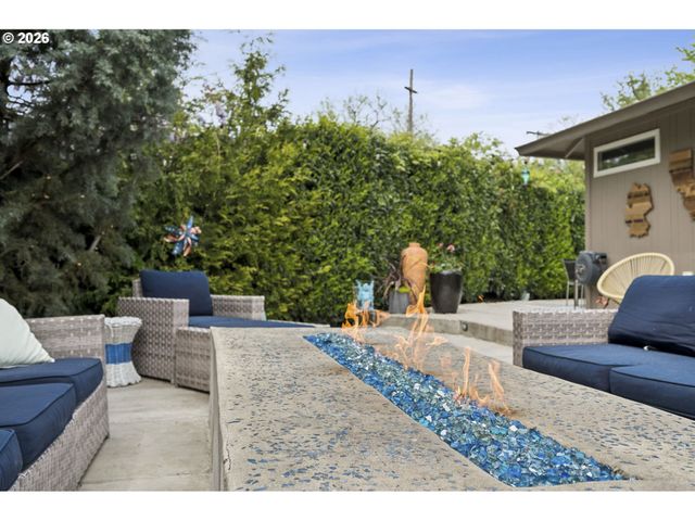 835 Ne 33RD Ave, Portland, OR 97232