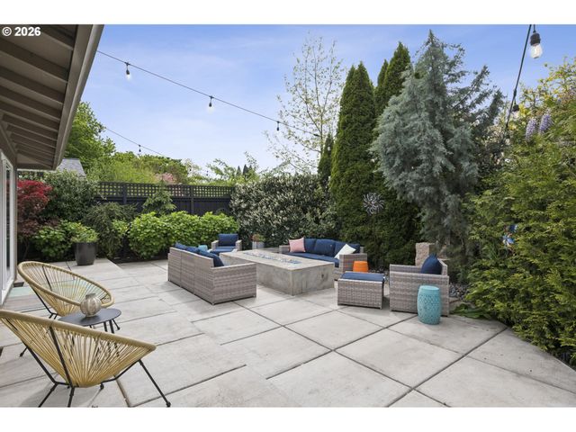 835 Ne 33RD Ave, Portland, OR 97232