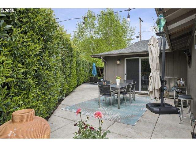 835 Ne 33RD Ave, Portland, OR 97232