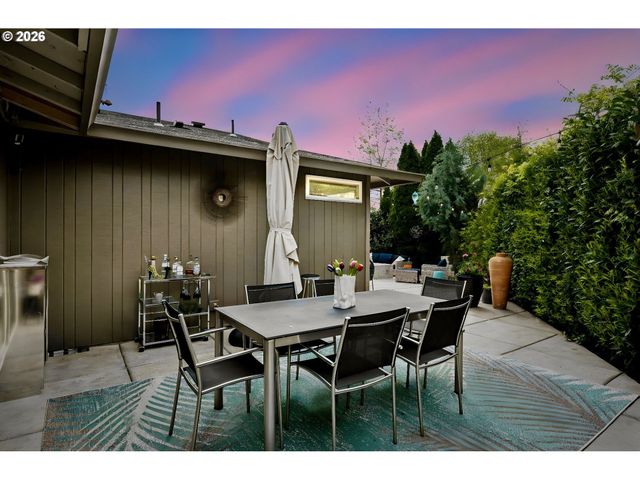 835 Ne 33RD Ave, Portland, OR 97232