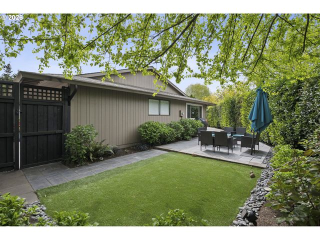 835 Ne 33RD Ave, Portland, OR 97232