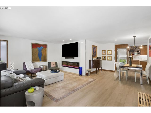 835 Ne 33RD Ave, Portland, OR 97232