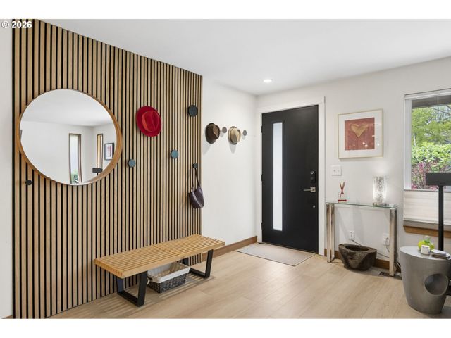 835 Ne 33RD Ave, Portland, OR 97232