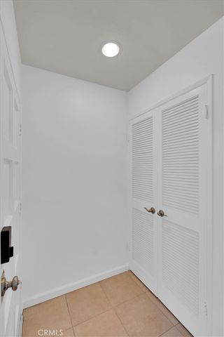 2521 W Sunflower H2, Santa Ana, CA 92704