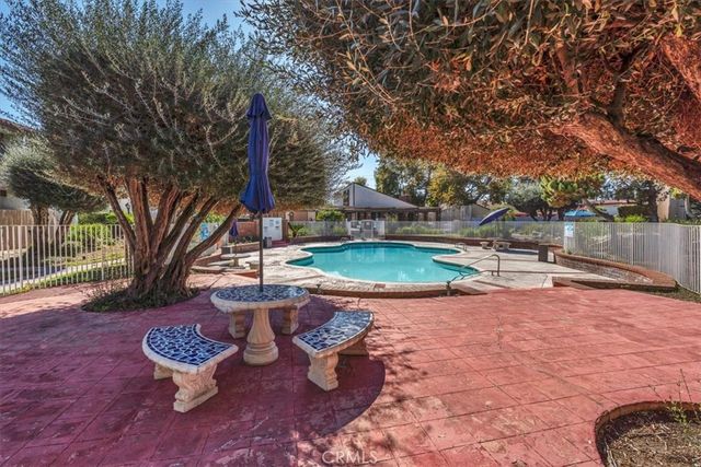 2521 W Sunflower H2, Santa Ana, CA 92704