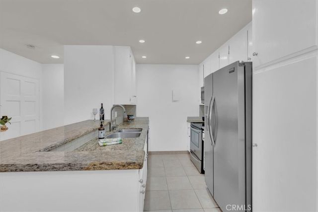 2521 W Sunflower H2, Santa Ana, CA 92704