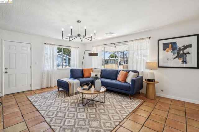 1550 Havenscourt Blvd, Oakland, CA 94621