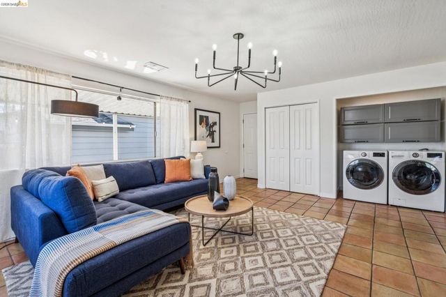 1550 Havenscourt Blvd, Oakland, CA 94621