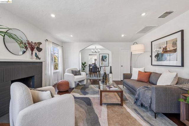 1550 Havenscourt Blvd, Oakland, CA 94621