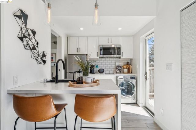 1550 Havenscourt Blvd, Oakland, CA 94621