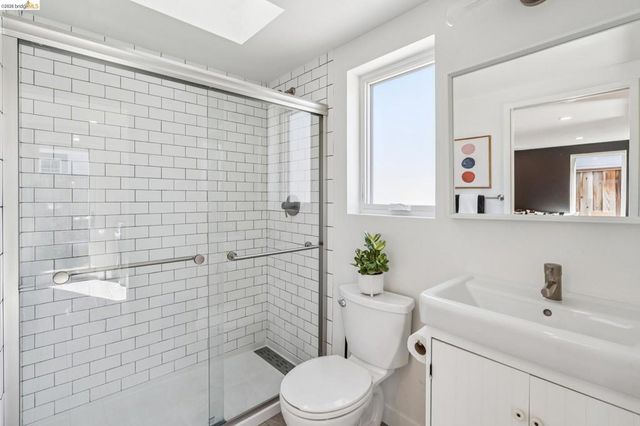 1550 Havenscourt Blvd, Oakland, CA 94621