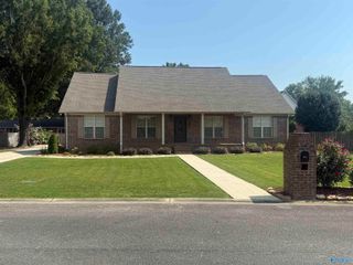 102 Turnberry Lane, Rainbow City, AL 35906
