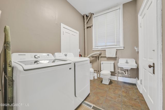 503 E HIGH STREET, Jefferson City, MO 65109