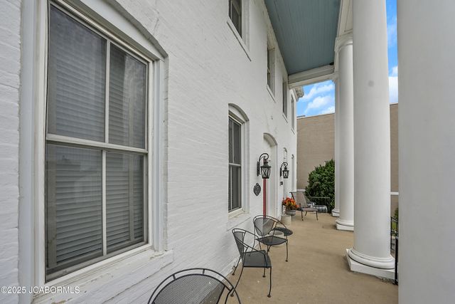 503 E HIGH STREET, Jefferson City, MO 65109