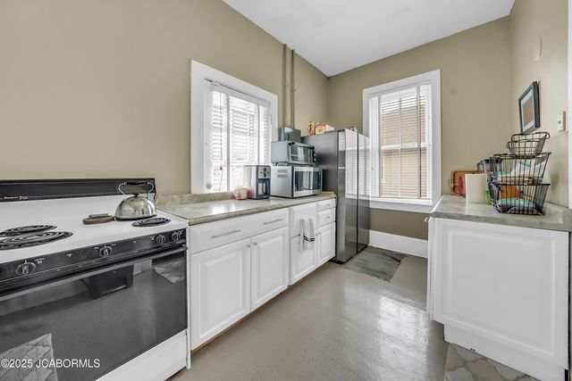 503 E HIGH STREET, Jefferson City, MO 65109