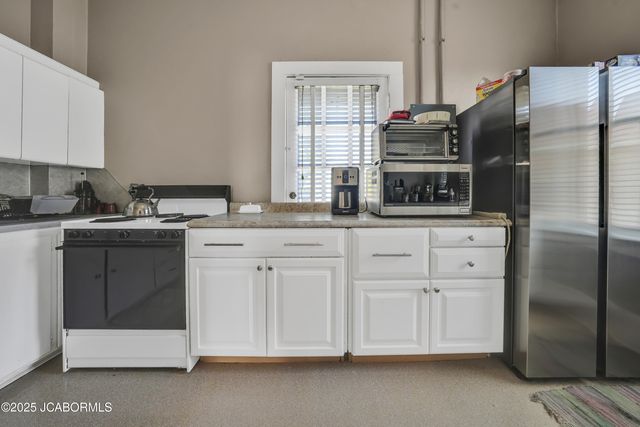 503 E HIGH STREET, Jefferson City, MO 65109