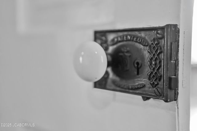 503 E HIGH STREET, Jefferson City, MO 65109