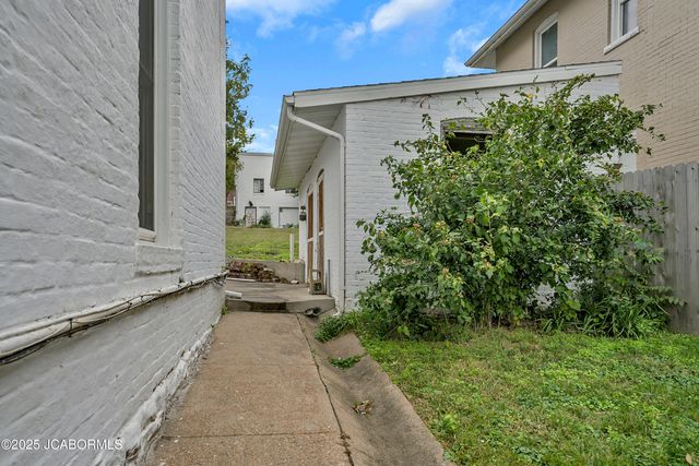 503 E HIGH STREET, Jefferson City, MO 65109