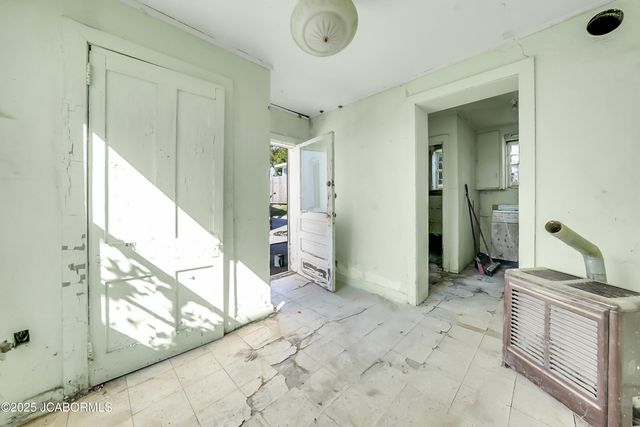 503 E HIGH STREET, Jefferson City, MO 65109