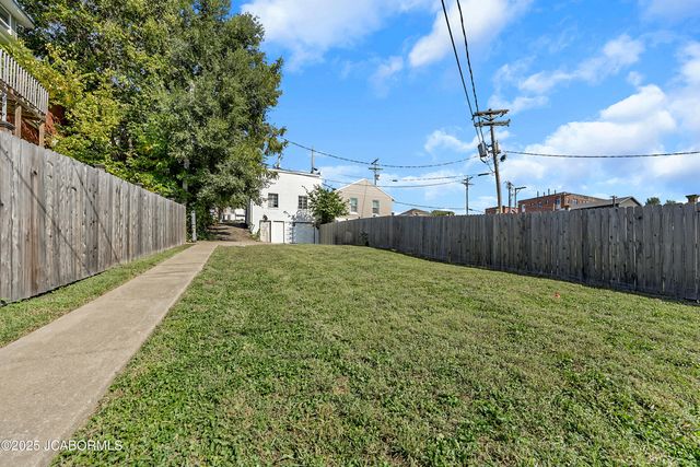 503 E HIGH STREET, Jefferson City, MO 65109