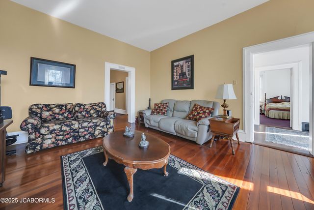 503 E HIGH STREET, Jefferson City, MO 65109