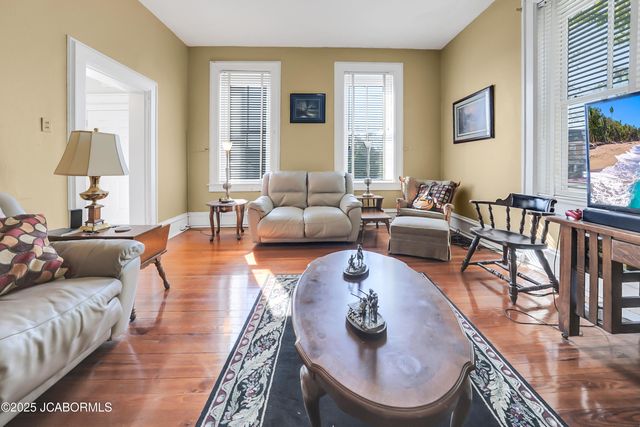 503 E HIGH STREET, Jefferson City, MO 65109