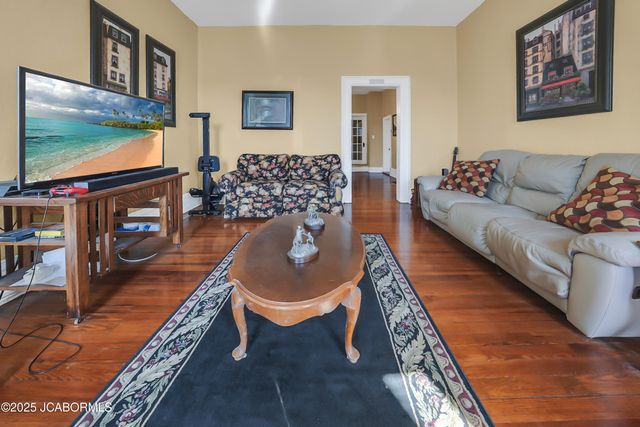 503 E HIGH STREET, Jefferson City, MO 65109