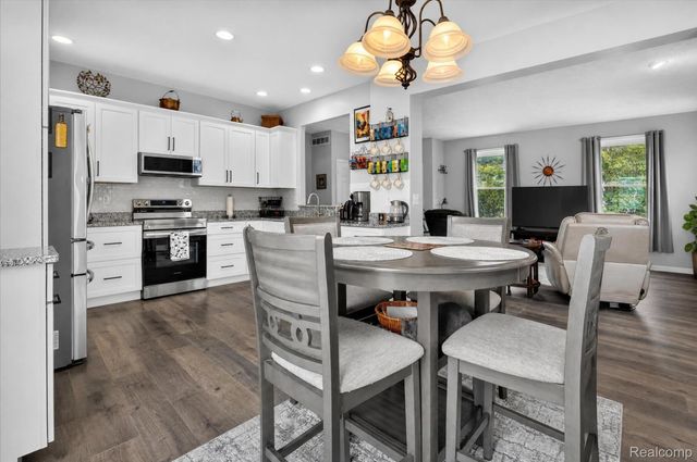 3847 Kiskadee Drive, East Lansing, MI 48823