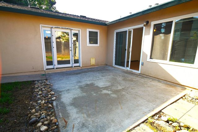 3625 Kingsport Way, Sacramento, CA 95826