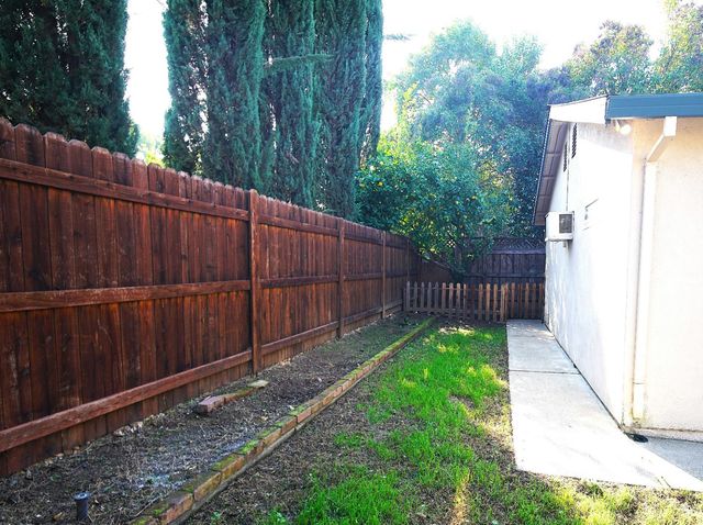 3625 Kingsport Way, Sacramento, CA 95826