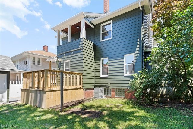 1438 Elbur Avenue, Lakewood, OH 44107