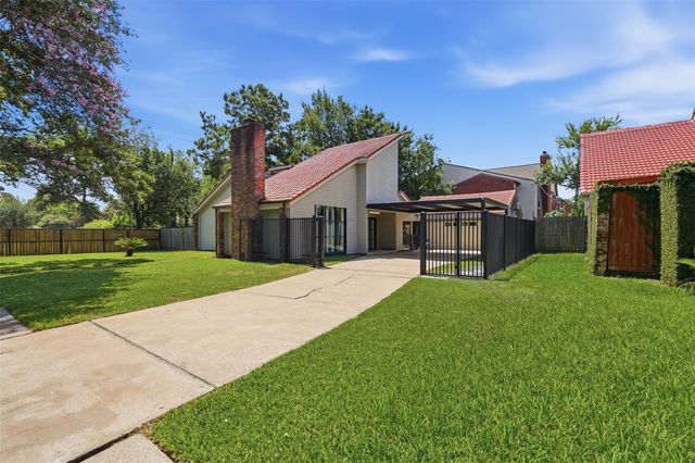 6107 Vinewood Drive, Houston, TX 77088