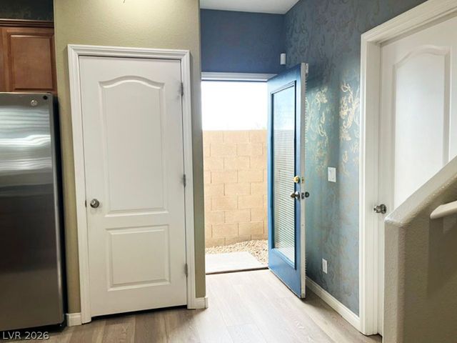 8102 Lake Chippewa Street, Las Vegas, NV 89113
