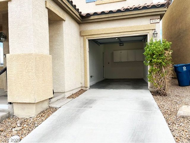 8102 Lake Chippewa Street, Las Vegas, NV 89113