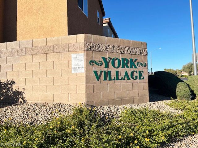 8102 Lake Chippewa Street, Las Vegas, NV 89113