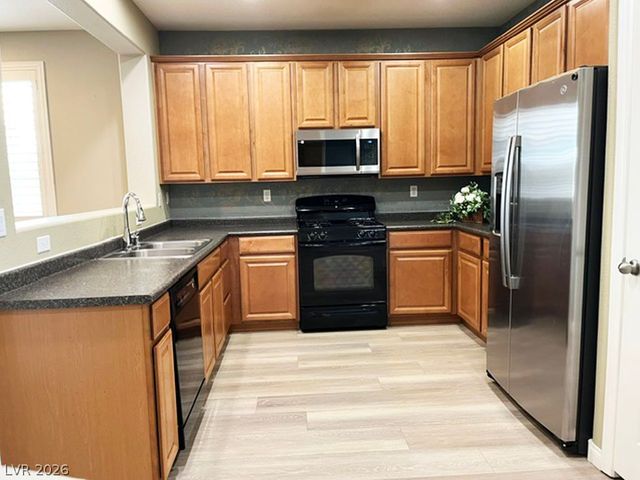 8102 Lake Chippewa Street, Las Vegas, NV 89113