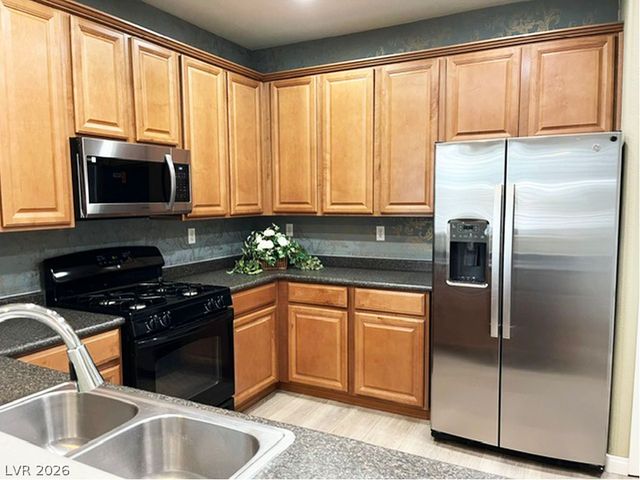 8102 Lake Chippewa Street, Las Vegas, NV 89113