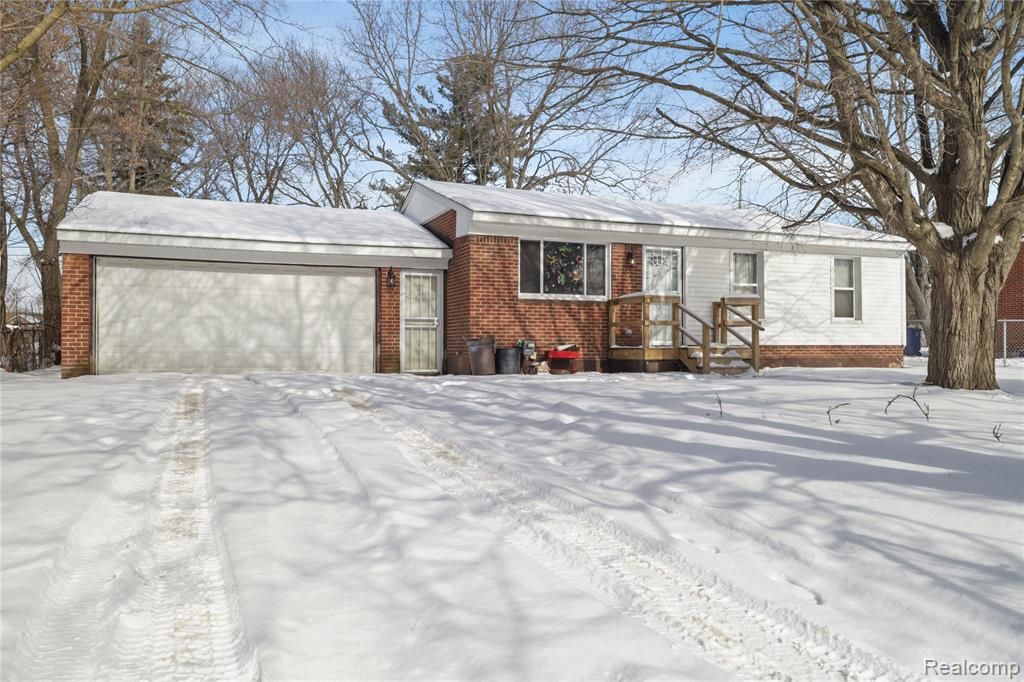 3302 Windland Drive, Flint, MI 48504