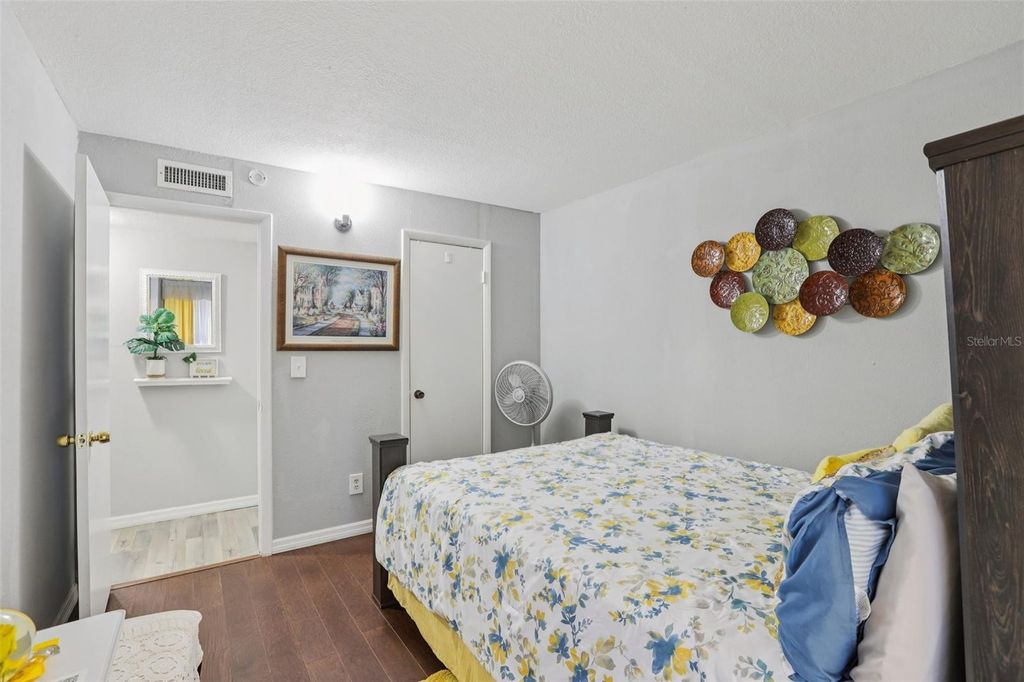 Image 18 of property listing at 4709 PURITAN CIRCLE 702, Tampa, FL 33617