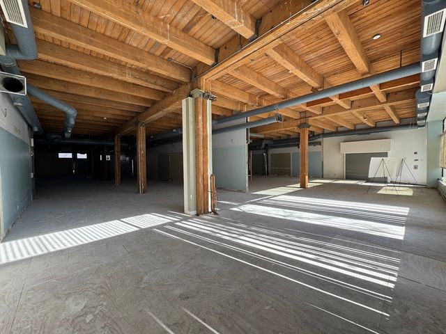 2542 W North Avenue, Chicago, IL 60647