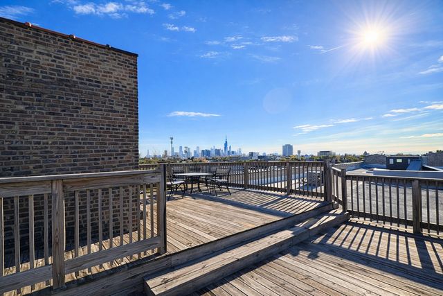 2542 W North Avenue, Chicago, IL 60647