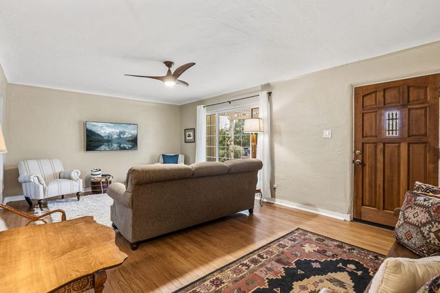 3812 Calle Del Monte NE, Albuquerque, NM 87110