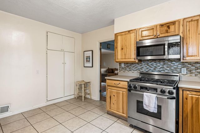 3812 Calle Del Monte NE, Albuquerque, NM 87110